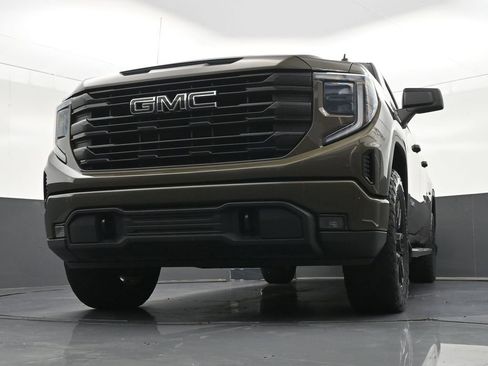 Used 2023 GMC Sierra 1500 Elevation RWD image 32