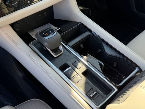 New 2026 Nissan Pathfinder SL image 31