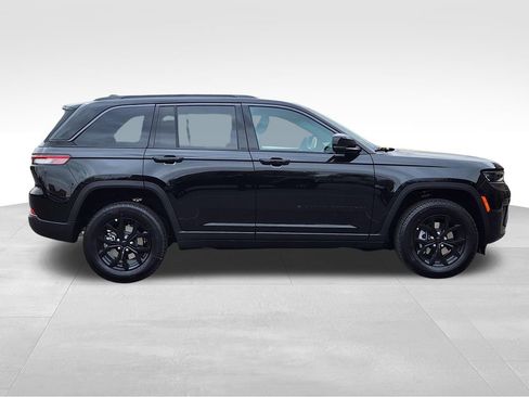 New 2026 Jeep Grand Cherokee Altitude AWD/4WD image 4