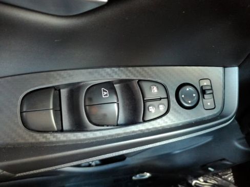 Used 2025 Nissan Sentra SV FWD image 32