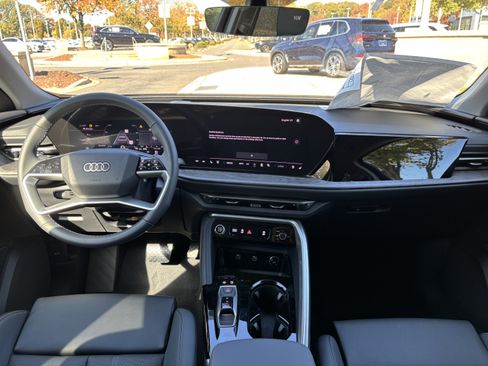 Used 2025 Audi Q5 Premium AWD/4WD image 18