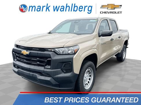 Used 2024 Chevrolet Colorado W/T RWD image 1