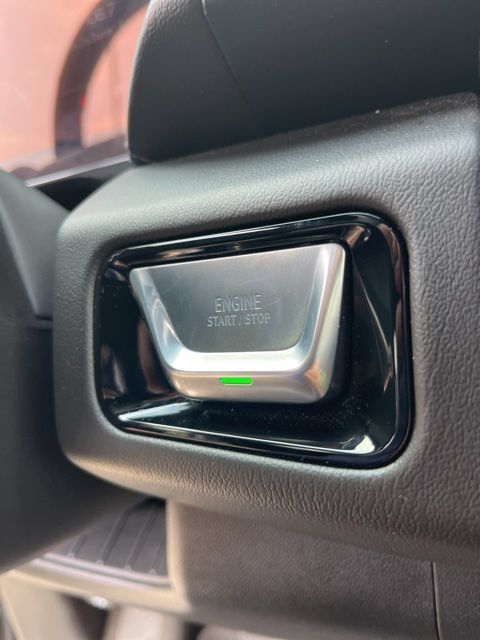 Used 2025 GMC Yukon Denali AWD/4WD image 27