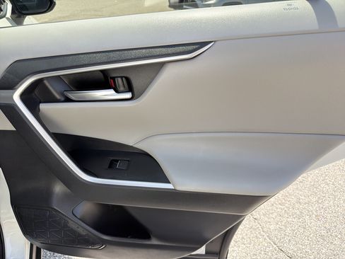 Certified 2022 Toyota RAV4 XLE FWD image 26