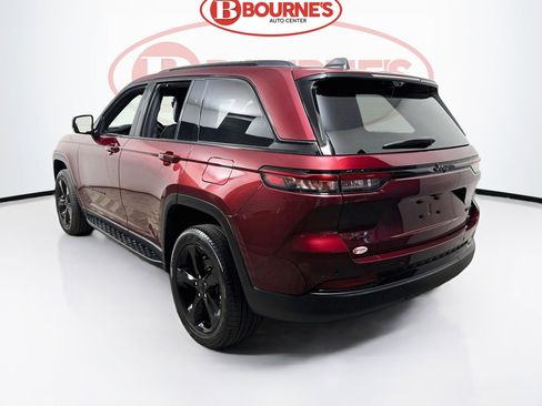Used 2024 Jeep Grand Cherokee Limited w/ Luxury Tech Group II AWD/4WD image 9