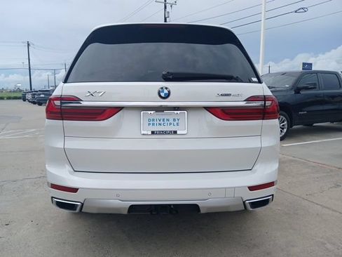 Used 2020 BMW X7 xDrive40i w/ Premium Package AWD/4WD image 8