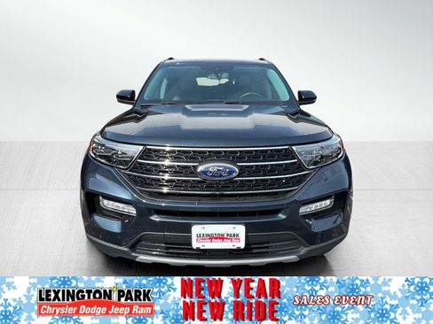 Used 2024 Ford Explorer XLT w/ Equipment Group 202A image 5