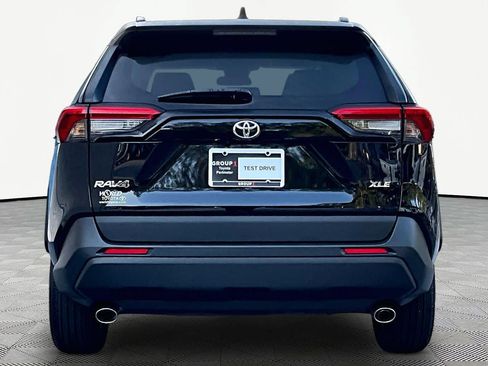 Used 2023 Toyota RAV4 XLE w/ Convenience Package FWD image 5