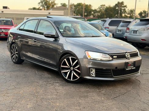 Used 2014 Volkswagen Jetta GLI Autobahn FWD image 2