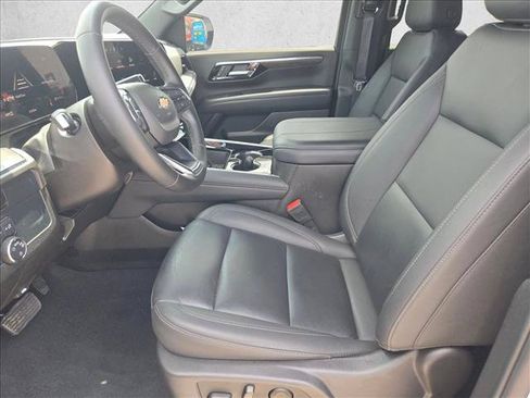 Used 2025 Chevrolet Tahoe LT AWD/4WD image 16