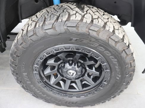 Used 2022 RAM 2500 Laramie AWD/4WD image 3