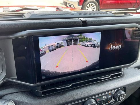 Used 2025 Jeep Wrangler Unlimited Sport S 4xe AWD/4WD image 17