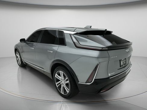 Used 2024 Cadillac Lyriq Tech w/ Driver Assist Package AWD/4WD image 4