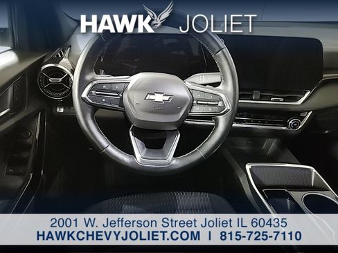Used 2025 Chevrolet Equinox LT FWD image 12