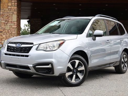 Used 2017 Subaru Forester 2.5i Premium w/ All-Weather Package image 2