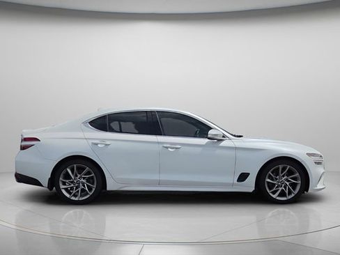 Used 2022 Genesis G70 2.0T RWD image 9