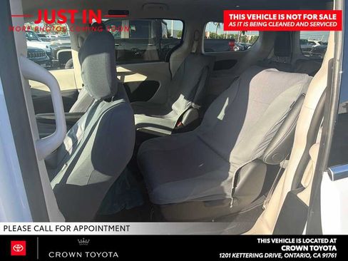 Used 2024 Chrysler Pacifica Limited FWD image 9