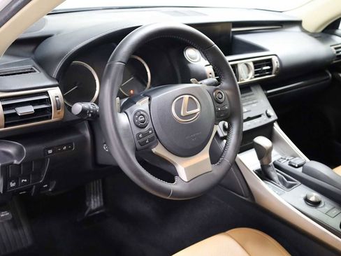 Used 2016 Lexus IS 200t image 4