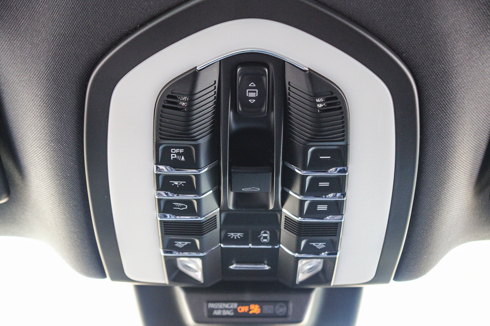 Used 2022 Porsche Macan S w/ Premium Package Plus AWD/4WD image 17