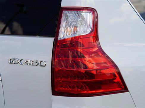 Used 2013 Lexus GX 460 Premium AWD/4WD image 32