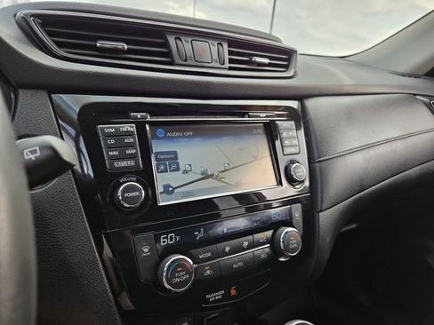 Used 2017 Nissan Rogue SV w/ SV Premium Package image 20