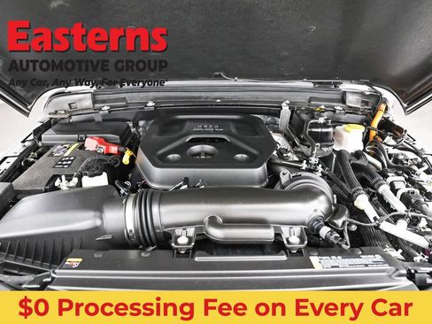 Used 2025 Jeep Wrangler Unlimited Sahara AWD/4WD image 7