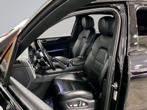 Used 2019 Porsche Cayenne AWD/4WD image 26
