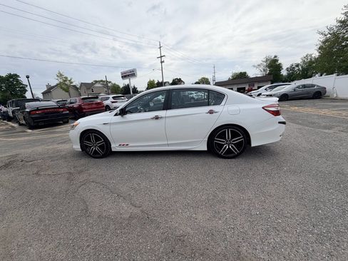 Used 2017 Honda Accord Sport image 24