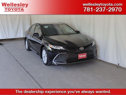 Used 2022 Toyota Camry LE AWD/4WD image 1