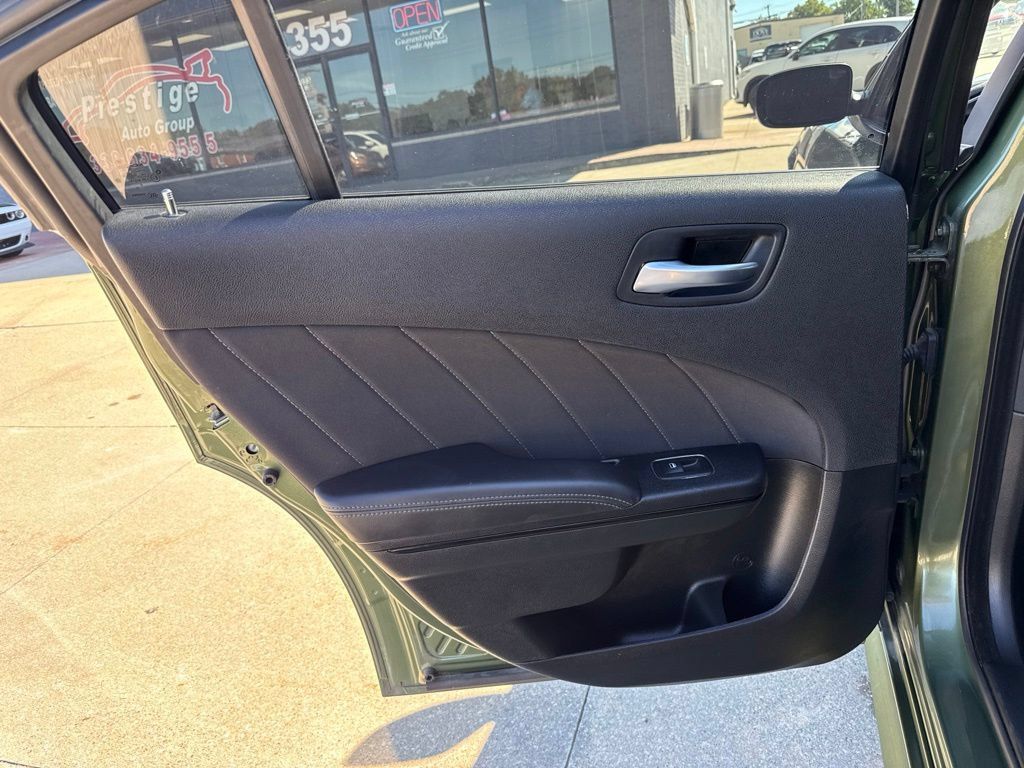 Used 2022 Dodge Charger R/T w/ Blacktop Package RWD image 43