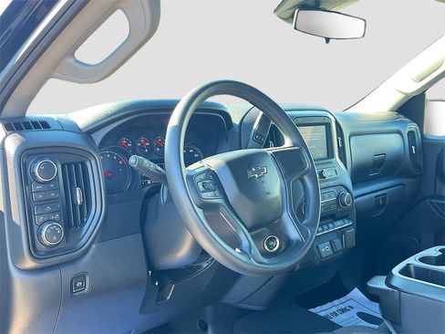 Used 2025 Chevrolet Silverado 1500 Custom Trail Boss w/ Dark Appearance Package image 9