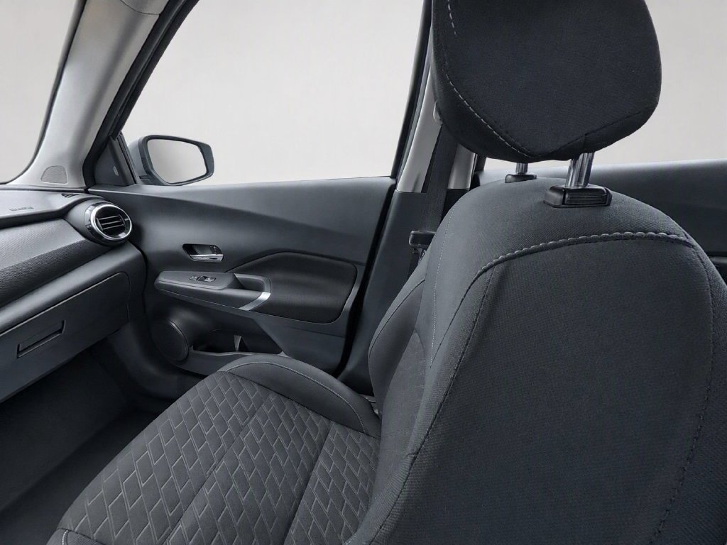 Used 2024 Nissan Kicks SV FWD image 15