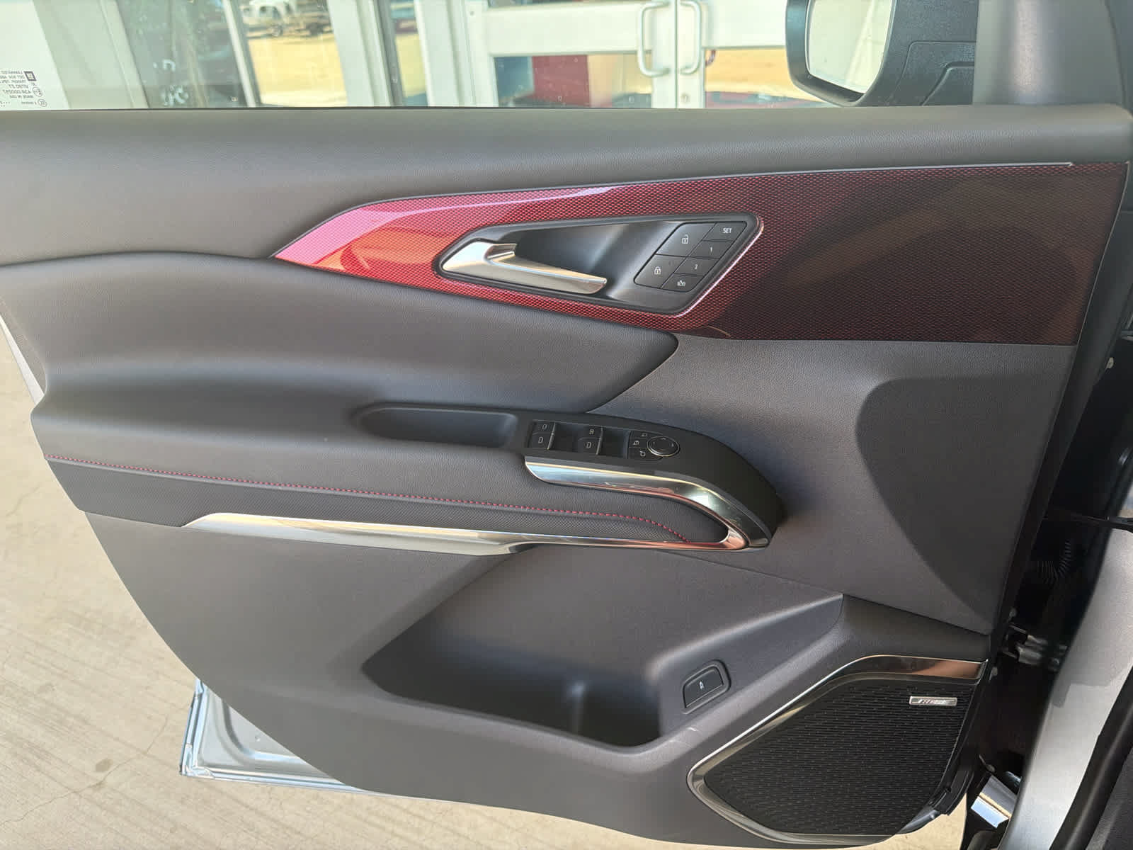 New 2026 Chevrolet Traverse RS w/ LPO, Floor Liner Package FWD image 25