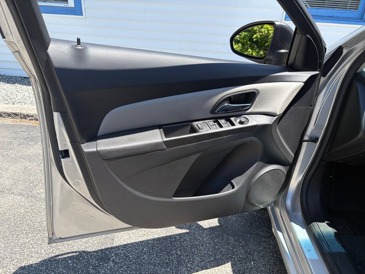 Used 2016 Chevrolet Cruze LS FWD image 13