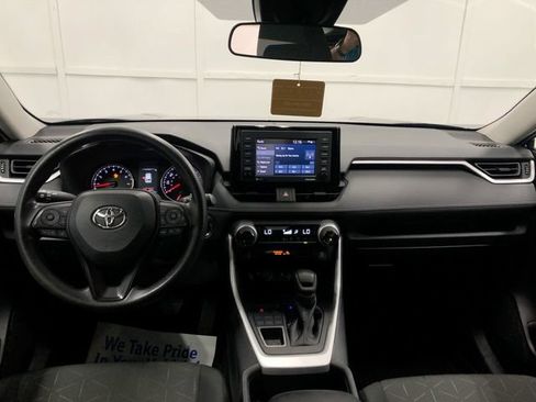Used 2022 Toyota RAV4 XLE AWD/4WD image 13