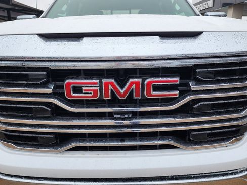 New 2026 GMC Sierra 1500 SLT w/ SLT Premium Plus Package image 10