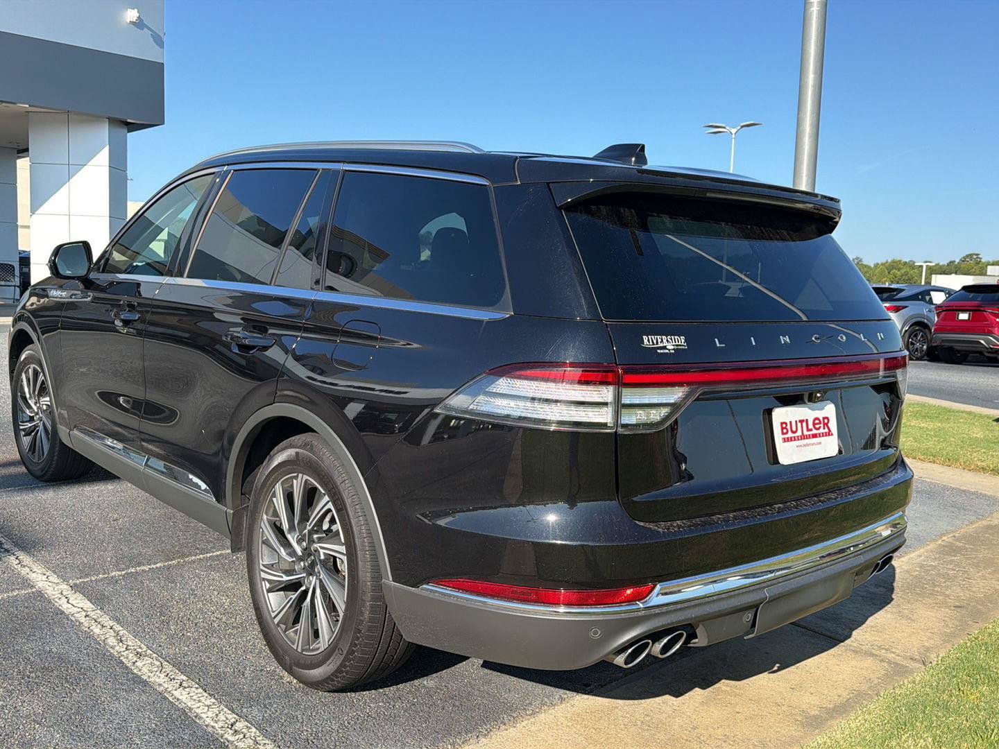Used 2025 Lincoln Aviator 2WD image 9