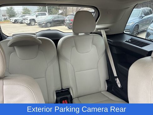 Used 2021 Volvo XC90 T6 Momentum image 8