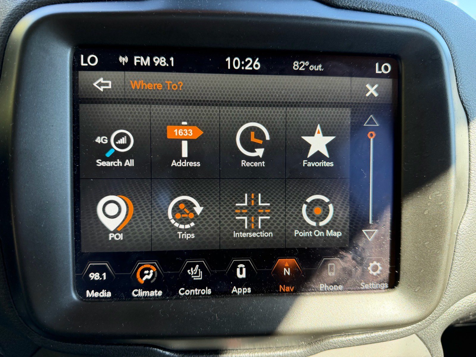Used 2023 Jeep Renegade Latitude w/ Premium Group AWD/4WD image 40