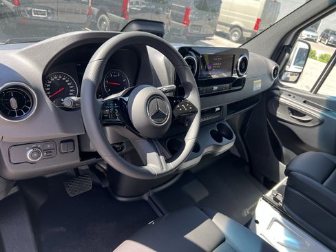 New 2025 Mercedes-Benz Sprinter 2500 image 15
