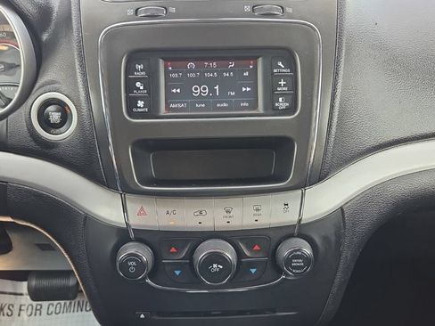 Used 2020 Dodge Journey SE w/ SE Popular Equipment Group FWD image 38