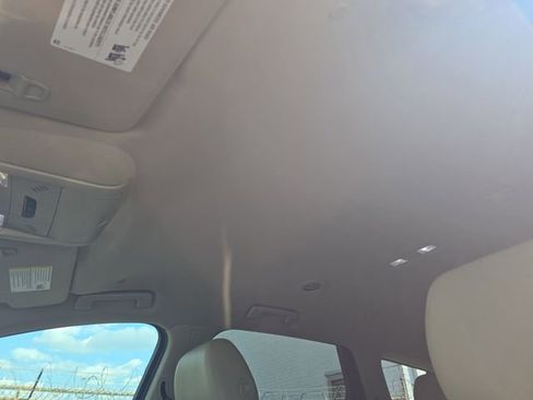 Used 2020 Buick Enclave Essence image 29