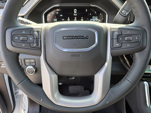 New 2025 GMC Sierra 2500 Denali w/ Denali Reserve Package image 11