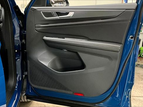 New 2026 Volkswagen Atlas Cross Sport SEL image 30