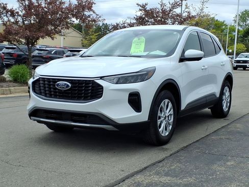 Certified 2024 Ford Escape Active w/ Tech Pack #2 AWD/4WD image 3