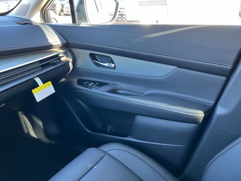 New 2025 Nissan Murano SL image 10