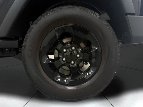 Used 2016 Jeep Wrangler Sport image 27