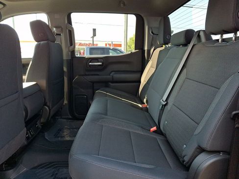 Used 2026 Chevrolet Silverado 1500 Custom Trail Boss w/ LPO, Dark Essentials Package AWD/4WD image 10