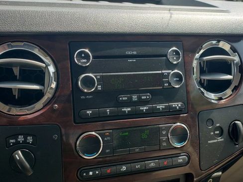 Used 2010 Ford F350 Lariat image 9