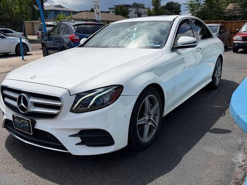 Used 2017 Mercedes-Benz E 300 4MATIC image 5